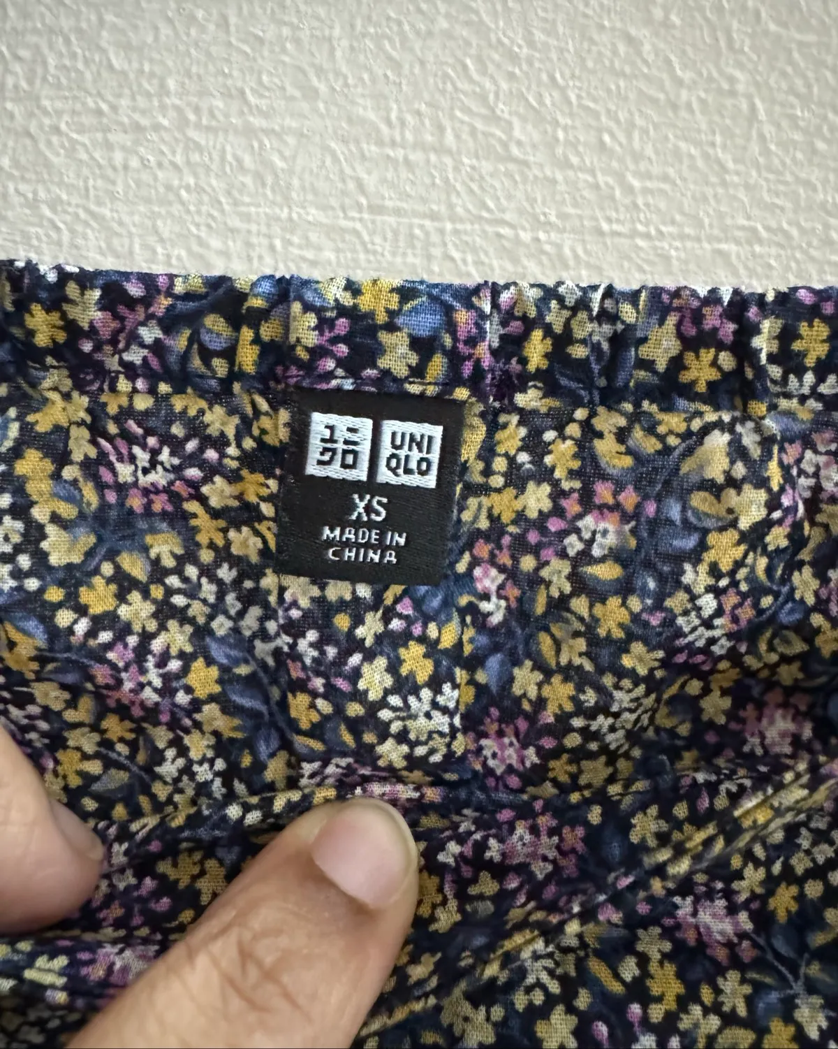 Uniqlo Uniqlo Floral Puff Sleeve Top - Photo 3
