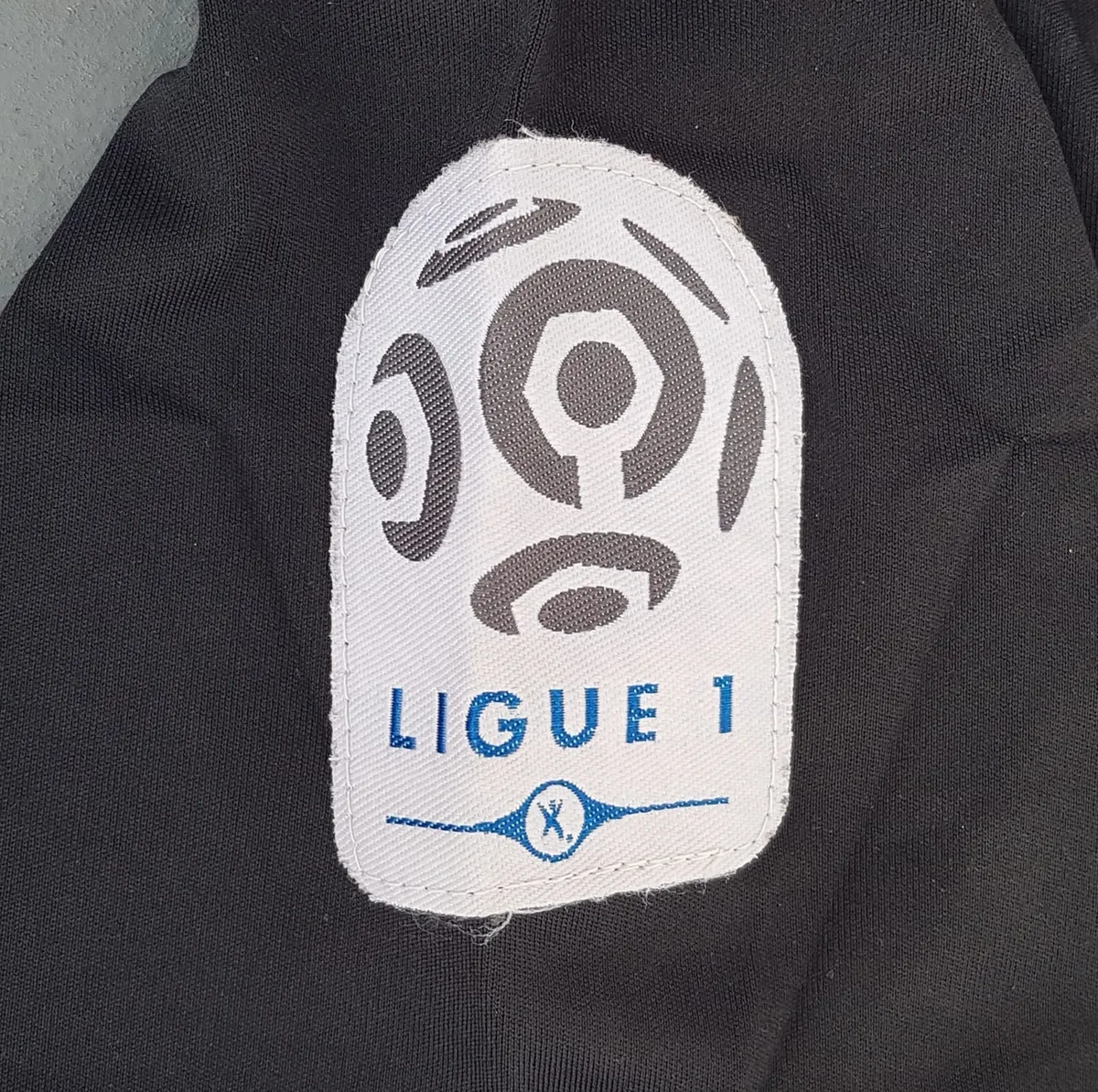 PSG Exclusive Paris Saint-Germain Jersey, Original PSG Top, Black Shirt, Cosmopolitan, French Football Club, Lique 1, QATAR Airways, Authentic Licensed Football Merchandise, Sophistication, Pop Culture, Urban Style, Timeless Appeal, Cult Street Fashion - Photo 3
