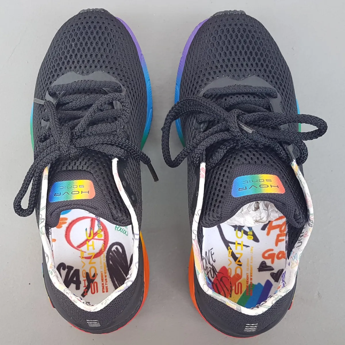 Under Armour Original UNDER ARMOUR Designer Sneakers, UA HOVR Sonic 4 Pride Shoes, US 6, UK 3.5, EUR 36.5, CM 23, Cosmopolitan, Black with Vibrant Rainbow Gradient Midsole, Pattern Inner Collar, Timeless Appeal, Urban Style, Pop Culture, Roadster, Cult Street Fashion - Photo 5