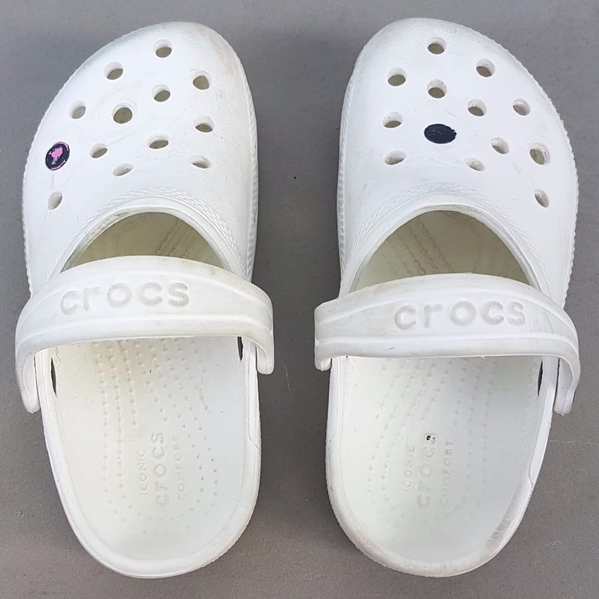 CROCS Original CROCS Clogs, Creamy White Model, Cosmopolitan, Children Size 11, Classic Crocs Clogs Sandals, Unique Designer Shoes, Sliders, Slip-on, Fun Footwear, Urban Style, Timeless Appeal, Cult Street Fashion, Pop Culture, Everyday Shoes - Photo 9