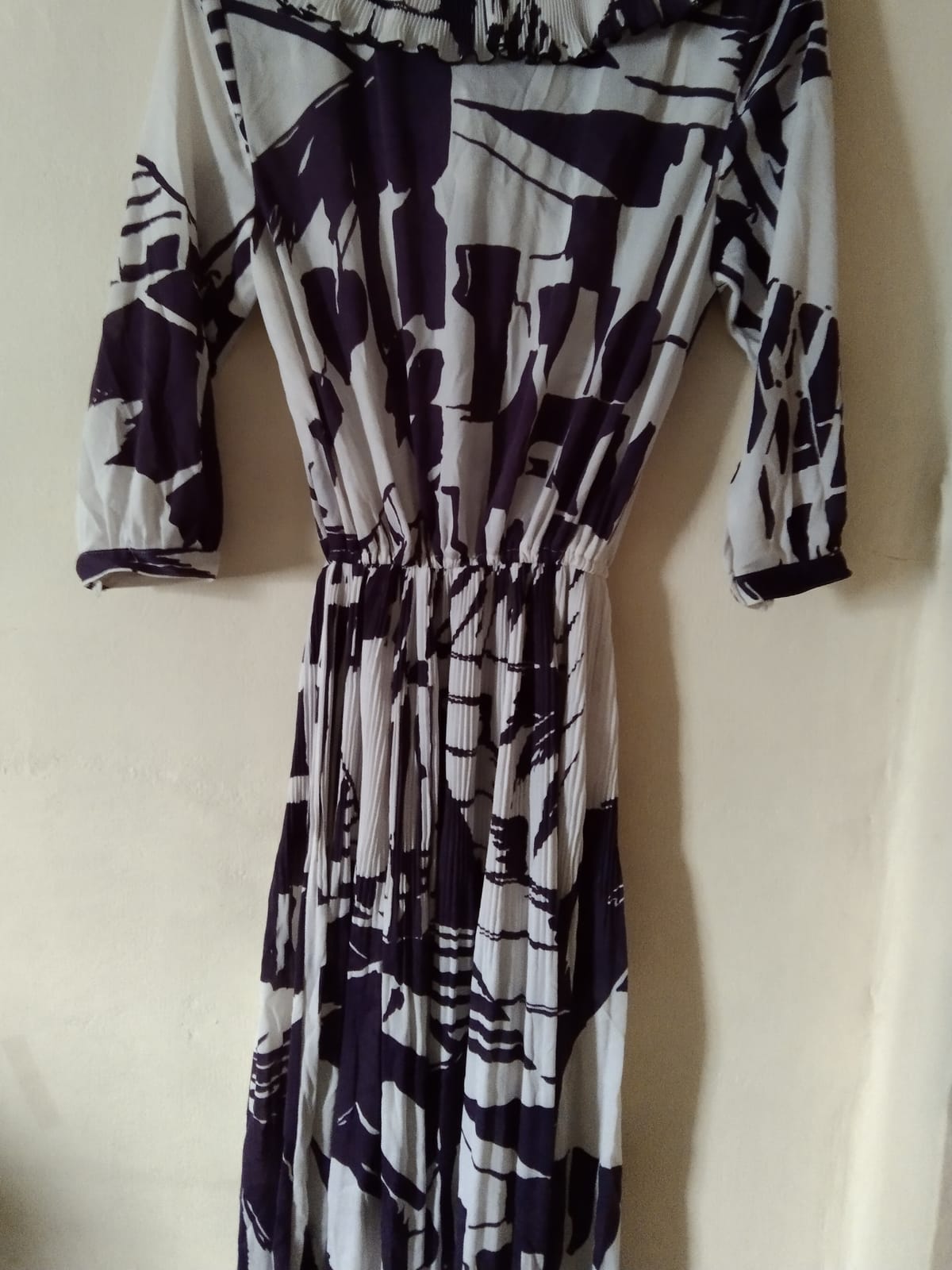Abstract Print Maxi Dress with Ruffle Detail - Photo 2