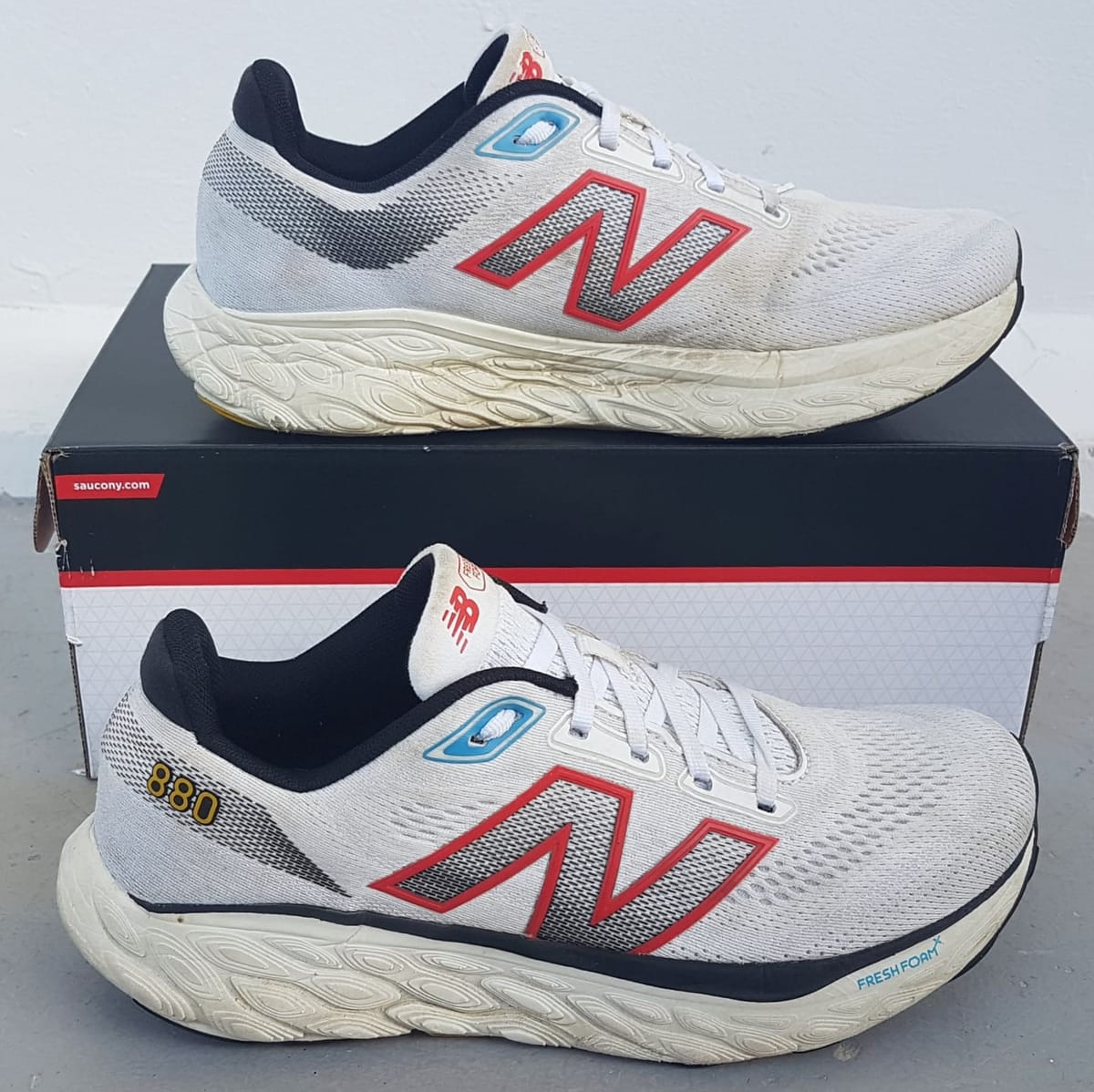Original New Balance Running Shoes, Fresh Foam X 880 Model, NB Designer Sneakers, US 10, UK 9.5, EUR 44, CM 28, Cosmopolitan, Roadster, Sleek White, Neo Flame & Black Design, Streetwise, Trainer, Sophistication, Urban Style, Pop Culture, Cult Street Fashion