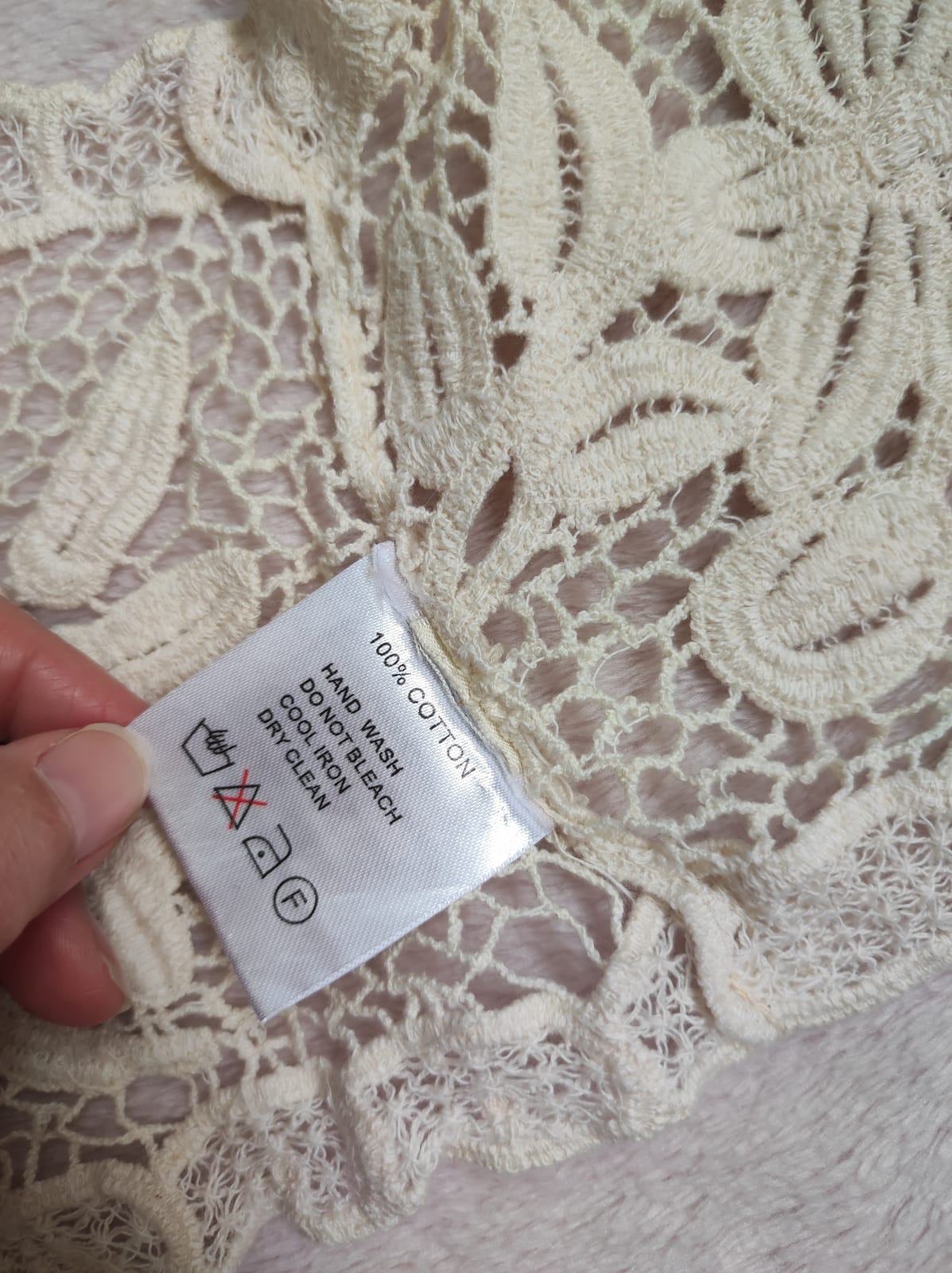 Vintage Lace Cropped Vest - Photo 4