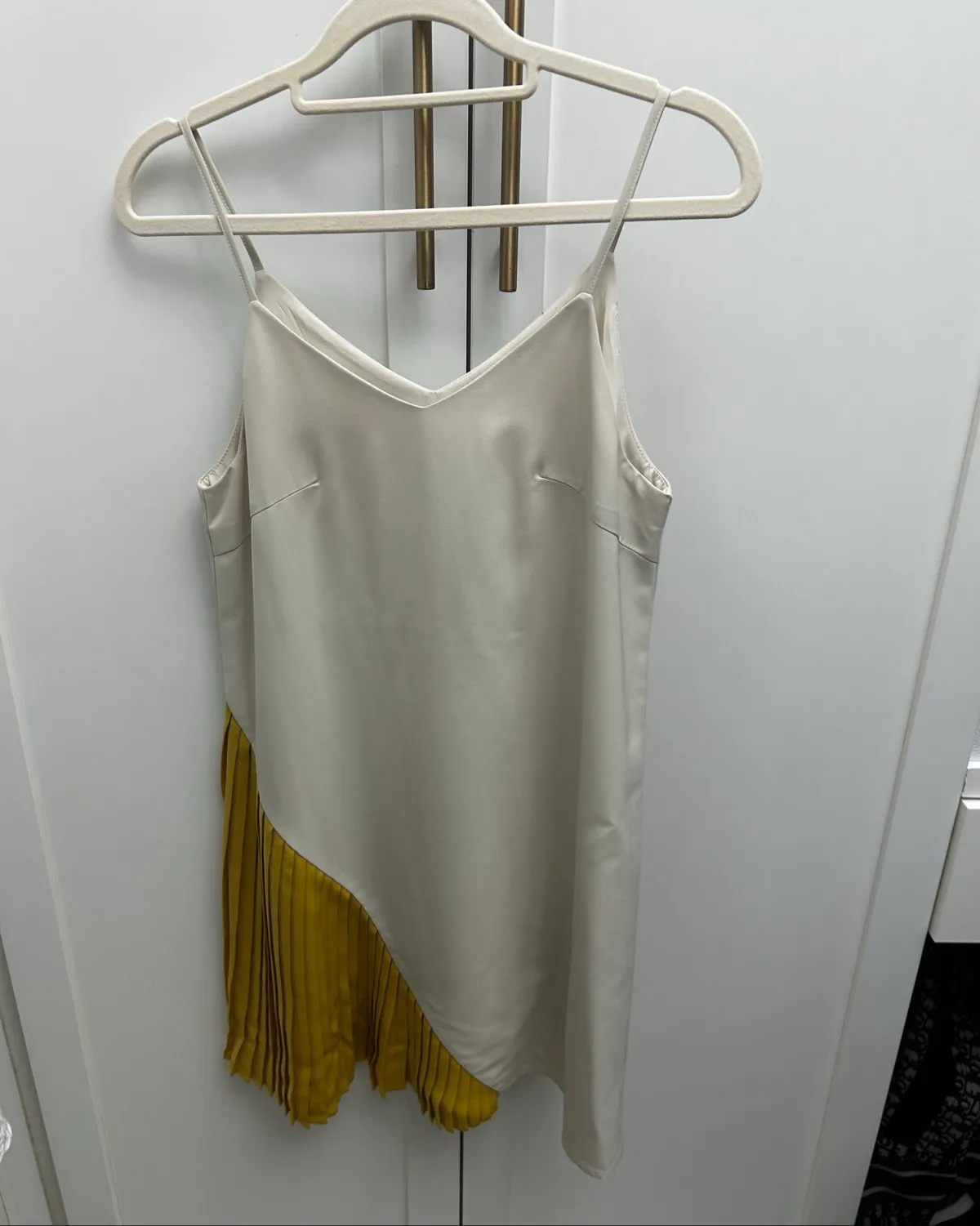 Love, Bonito Love, bonito pleated dress