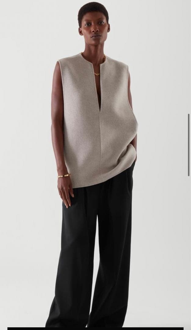 COS COS - Deep Vneck Sleeveless Top - Photo 2