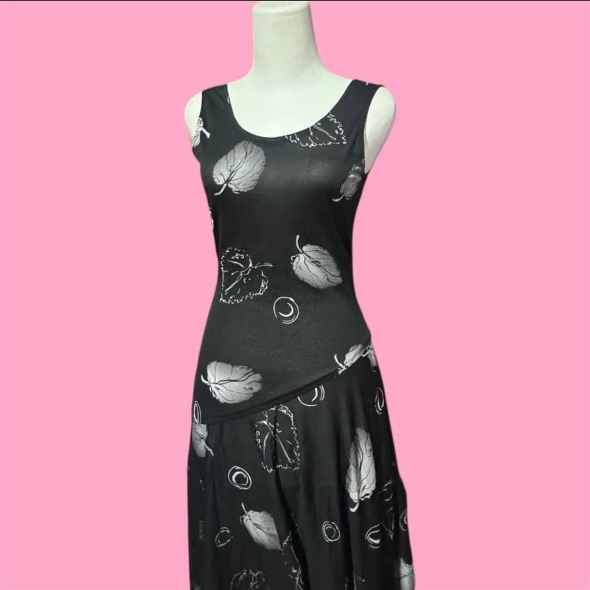 Flowy Black Leaf Print Maxi Dress  - Photo 2