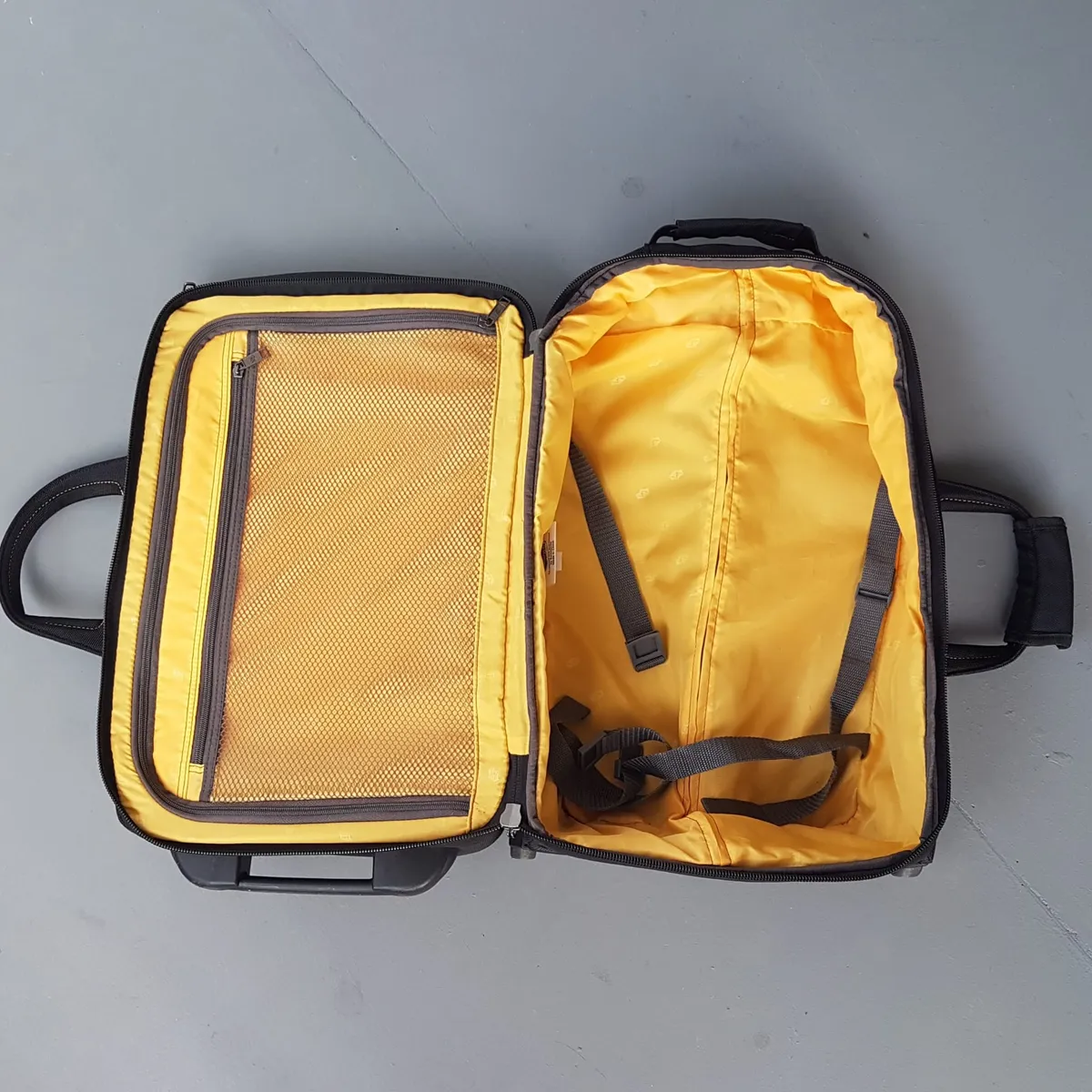 American Tourister, SAMSONITE Original American Tourister Travel Bag, by Samsonite, Retail $300+, Luxury Black Briefcase, Business Pack, Smart Hand carry, Cool Cabin 34 Liter Capacity Designer Luggage, Wheel Trolley, Retractable Handle, Cosmopolitan, Overnighter, Cult Street Fashion - Photo 3