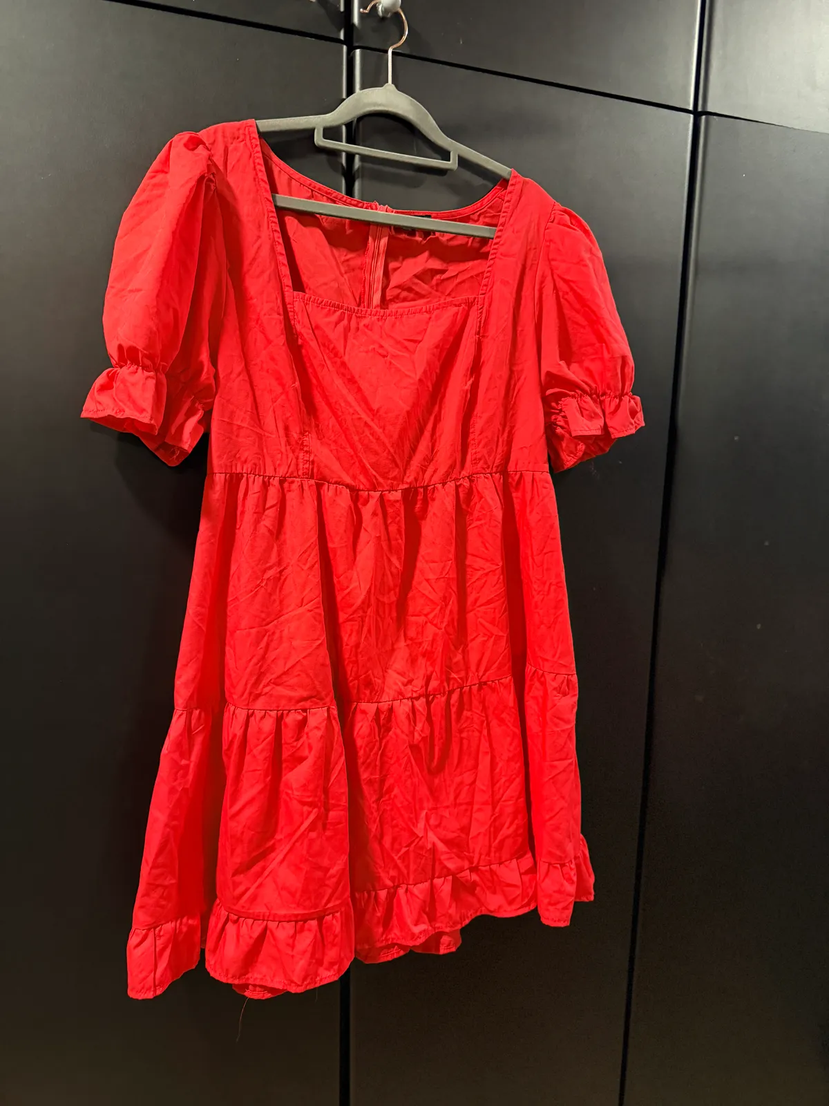 Chic Red Puff Sleeve Dress