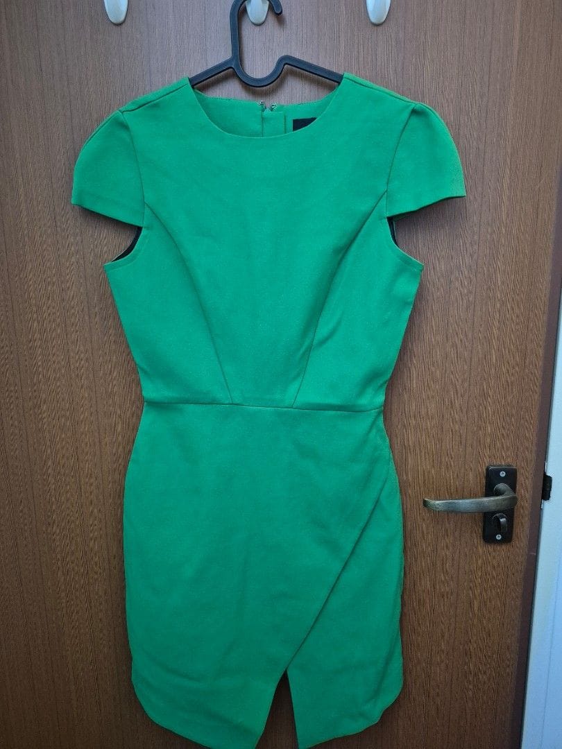 ASOS Green Bodycon Dress (UK 6) - Sleek & Chic!