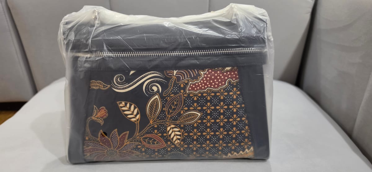 CFOB Closet Full Of Bag CFOB Black Handbag with Batik Vibes 🌸 - Photo 2