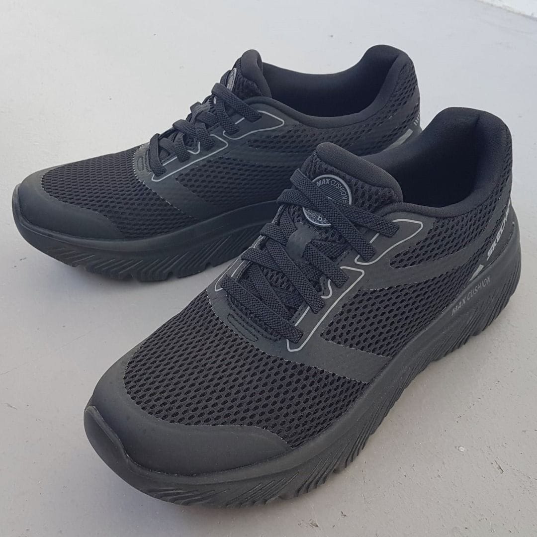 Sleek Skechers Max Cushioning Sneakers (US 8, UK 7, EU 41) - Photo 3