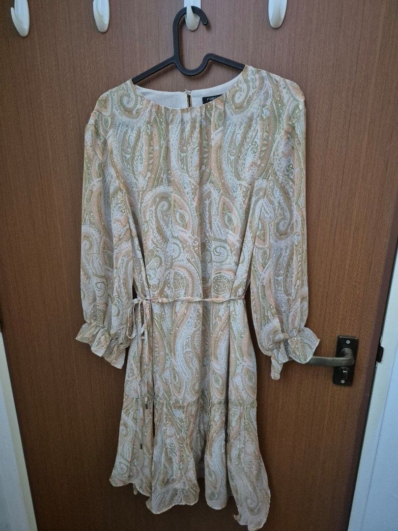 Forcast Paisley Print Dress - Size 8