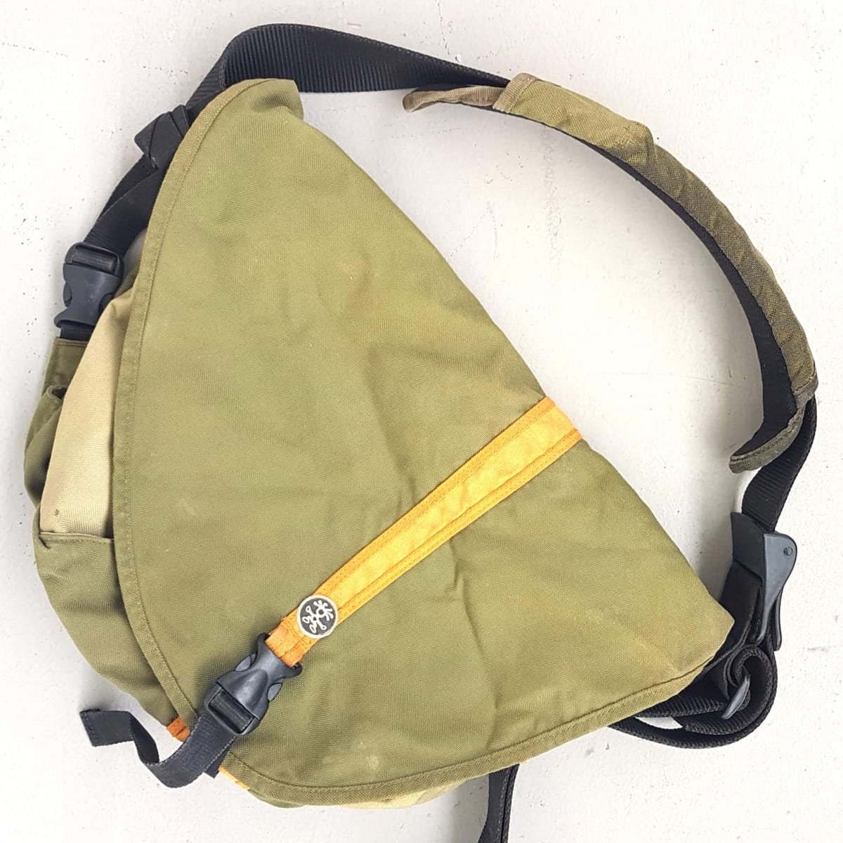 Original CRUMPLER Messenger Bag, CRUMPLER @ the SOUPANSALAD Model, Cool Cross-Body, Cosmopolitan, Continental, Duffel Bag, Sleek Khaki, Orange & Military Green, Sophistication, Urban Style, Timeless Appeal, Pop Culture, Cult Street Fashion, Streetwise