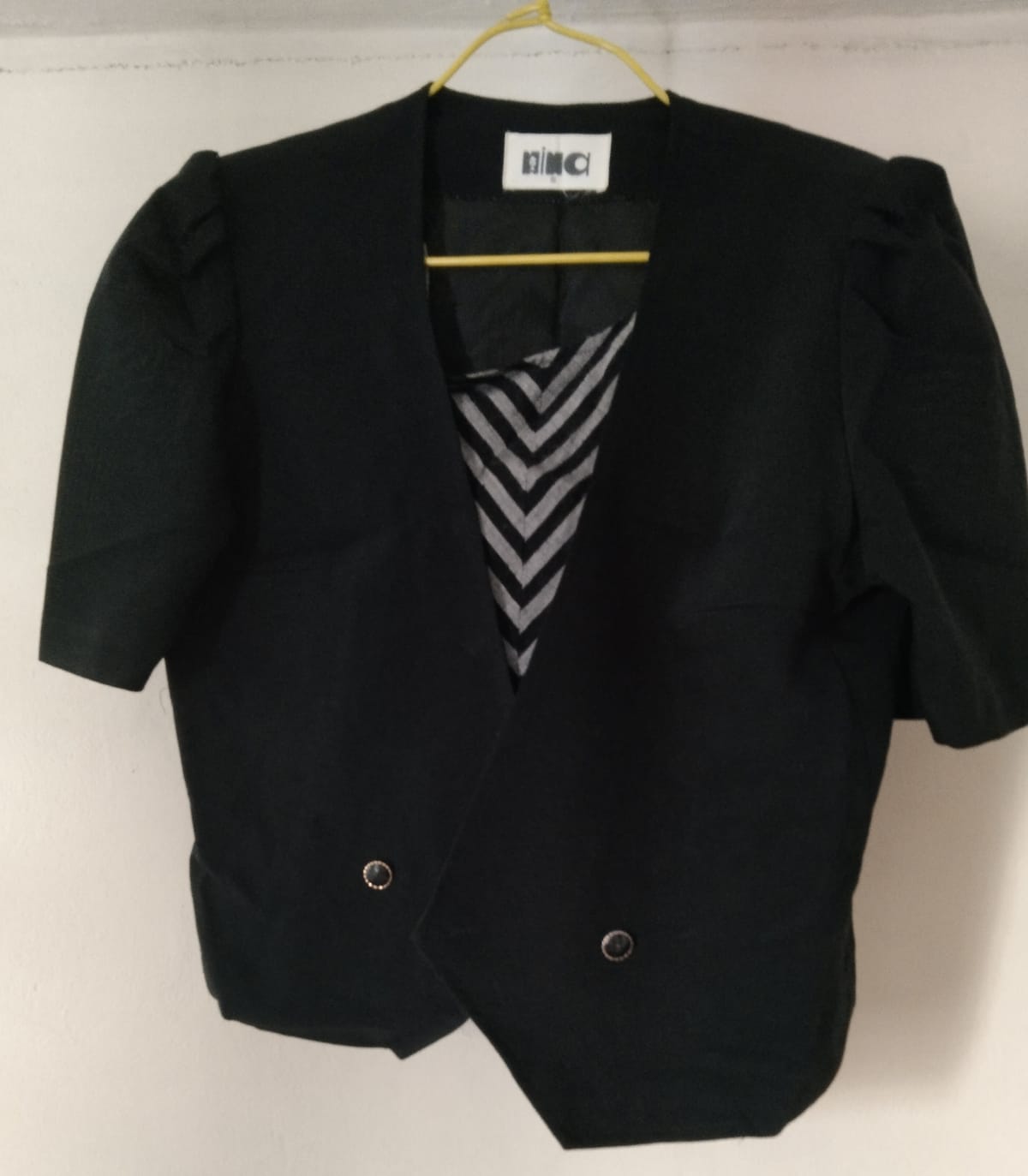 Chic Black Puff Sleeve Blazer