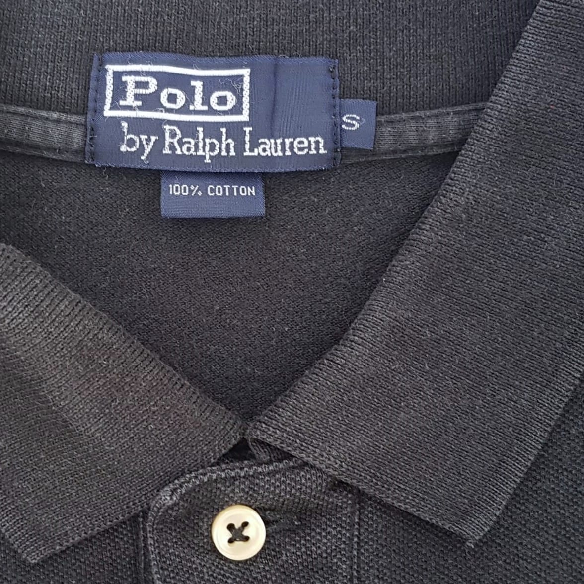 Ralph Lauren Original POLO by Ralph Lauren Designer Shirt, 2 Buttons Polo Shirt, Cosmopolitan, Retro Black Top, Red RL Polo Logo, Luxury Lifestyle, Sleek Model, Urban Style, Sophistication, Streetwise, Vintage Apparel, Timeless Classic, Pop Culture, Cult Street Fashion - Photo 4