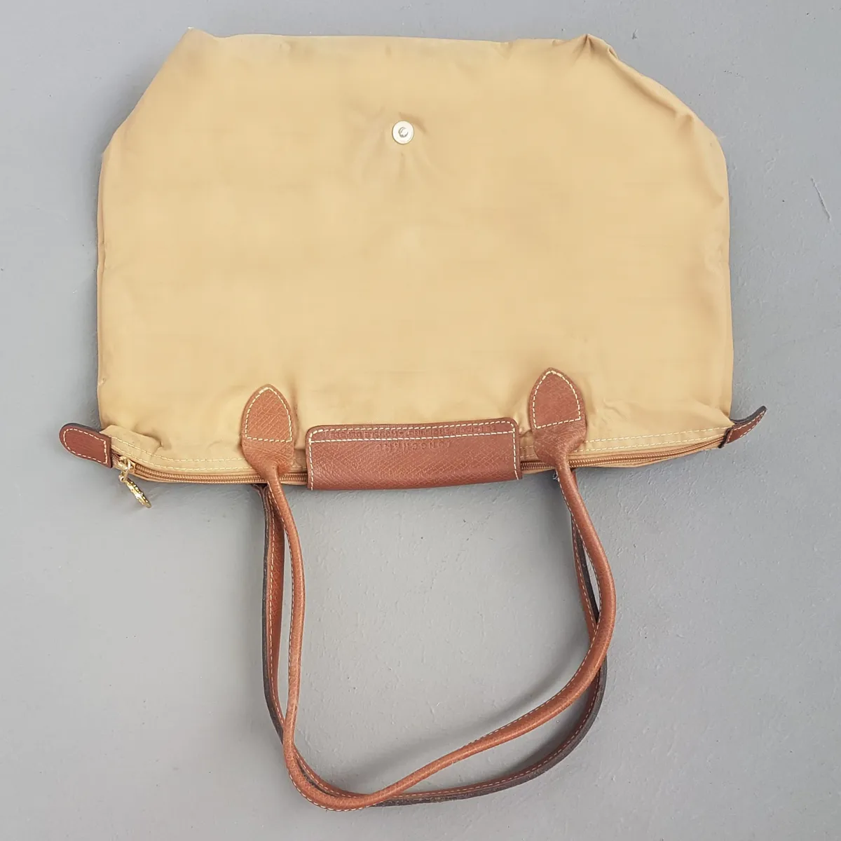 Longchamp Original LONG CHAMP Tote Bag, Beige Longchamp Le Pliage Nylon Handbag, Shoulder Straps, Snap-Flap Closure, Cosmopolitan, Haute Couture, Luxury Handbag, Urban Style, Pop Culture, Sophistication, Streetwise, Your Everyday Bag - Photo 2