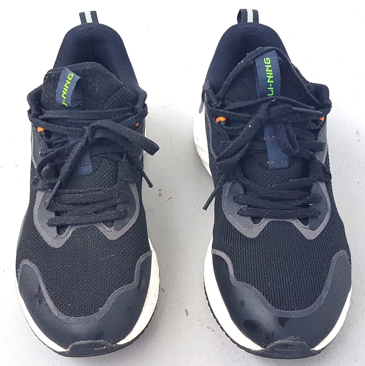 LI-NING Original Li-Ning Running Sneakers, Cloud Shield Model, Cool Black, White & Blue Design, Cosmopolitan, US 9.5, EU 43, CN 27, Sleek Relaxed Fit Design, Lightweight, Urban Style, Streetwise, Sophistication, Timeless Appeal, Everyday Shoes, Cult Street Fashion - Photo 4