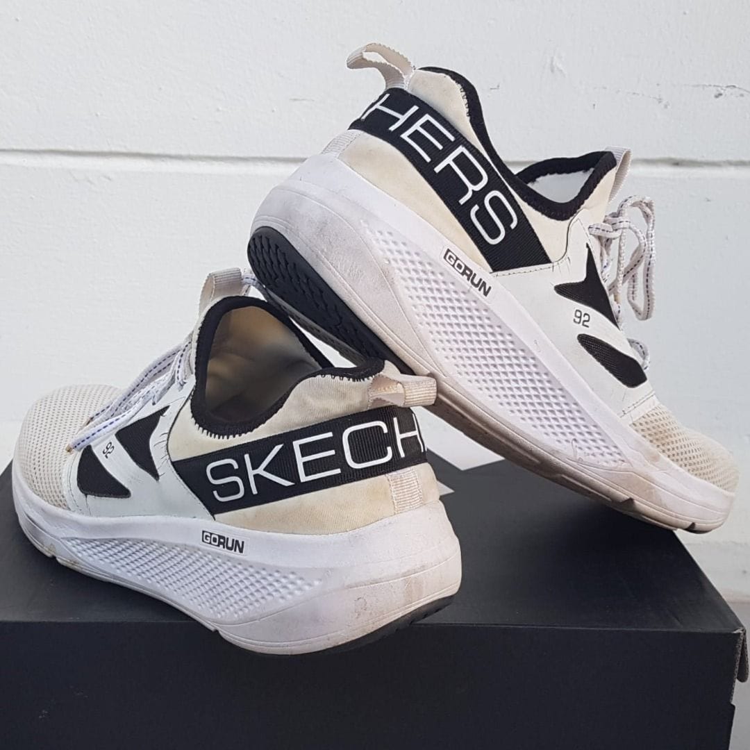 Skechers Go Run Elevate Sneakers - Chill White & Black Vibes 🏃‍♂️ - Photo 2
