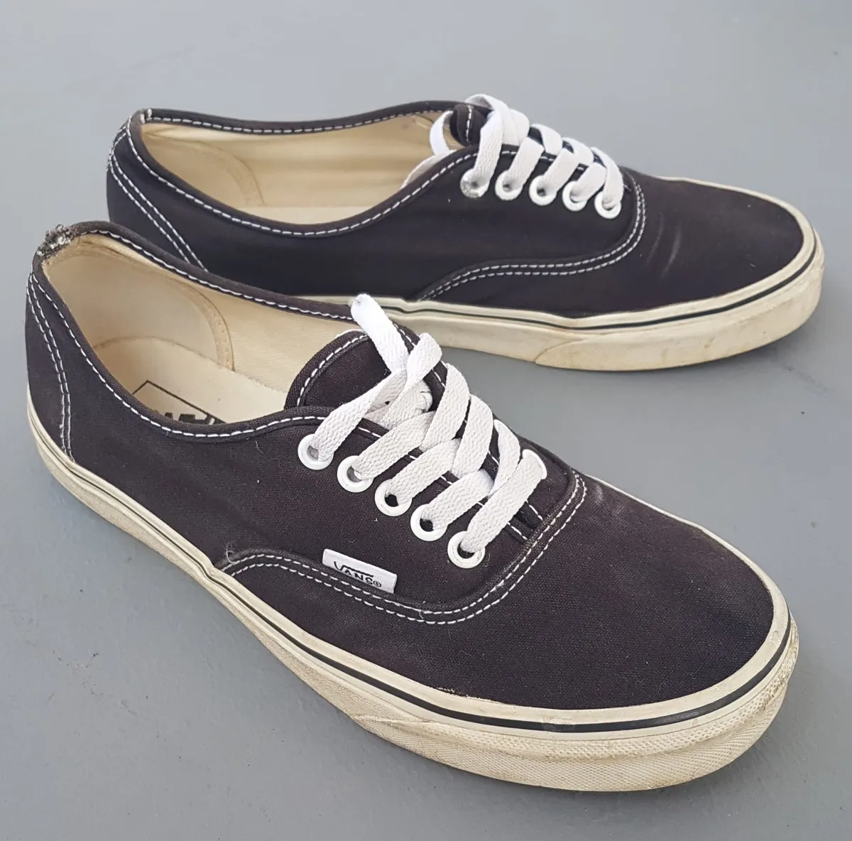 VANS Original Vans Black Canvas Shoes, Cosmopolitan, US 8, UK 7, EUR 40.5, CM 26, Classic VANS Sneakers, Old Skool, Pop Culture, Hip Hop, Rock Star, Urban Style, Cult Street Fashion, Sophistication, Streetwise, Roadster, Stunt, Skate, Surf - Photo 5