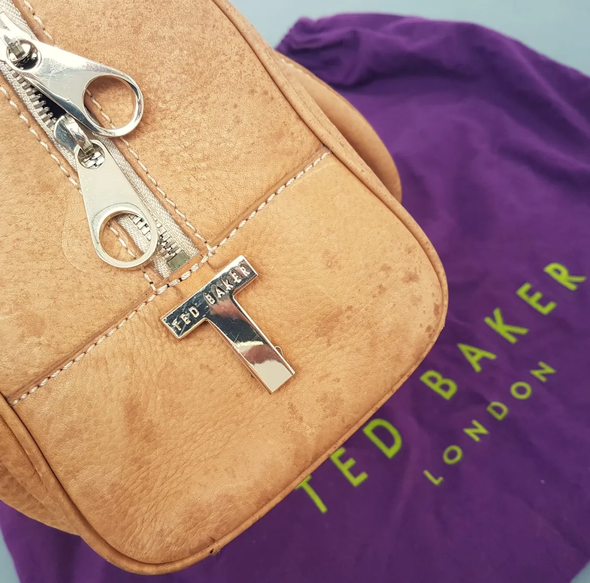 Ted Baker Original TED BAKER LONDON Bowler Bag, Tan Leather Handbag, Barrel Model, Cosmopolitan, Duffel, Dual Top Handle, Zip Closure, Haute Couture, Luxury Bag, Urban Style, Pop Culture, Sophistication, Timeless Appeal, Cult Street Fashion, Everyday Bag - Photo 9