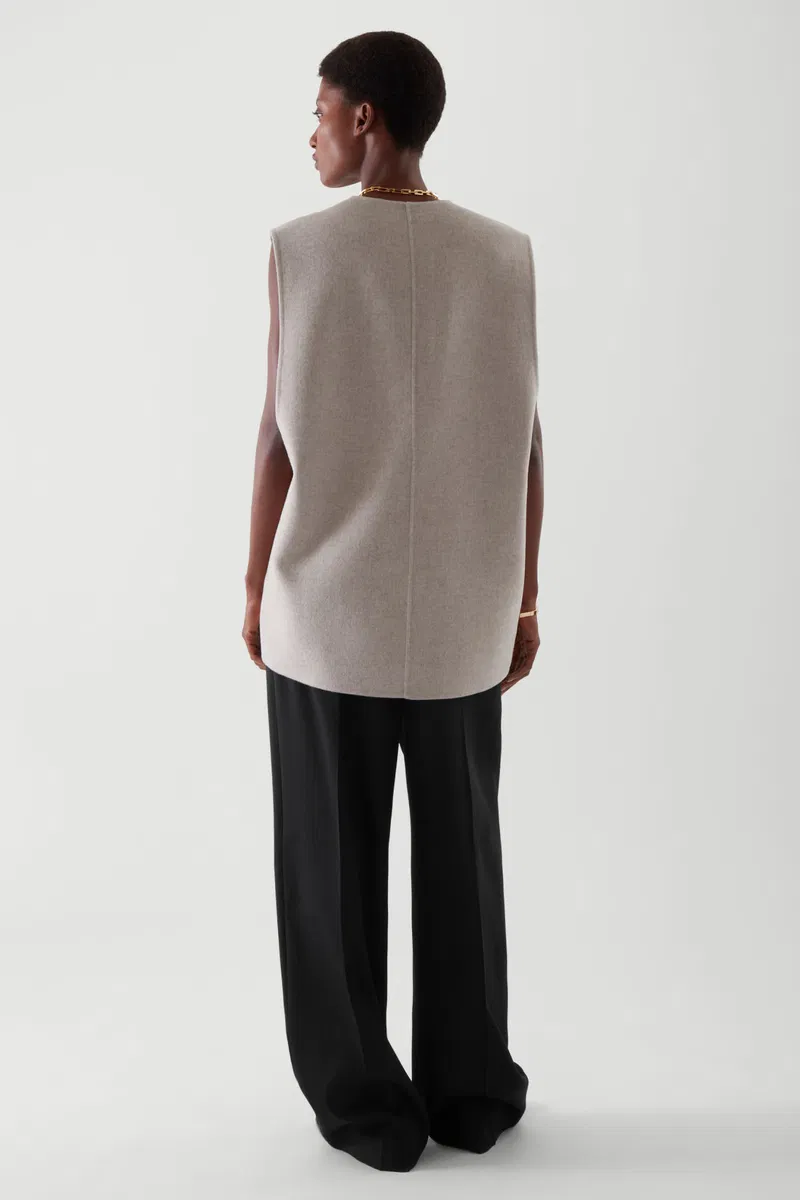 COS COS - Deep Vneck Sleeveless Top - Photo 3