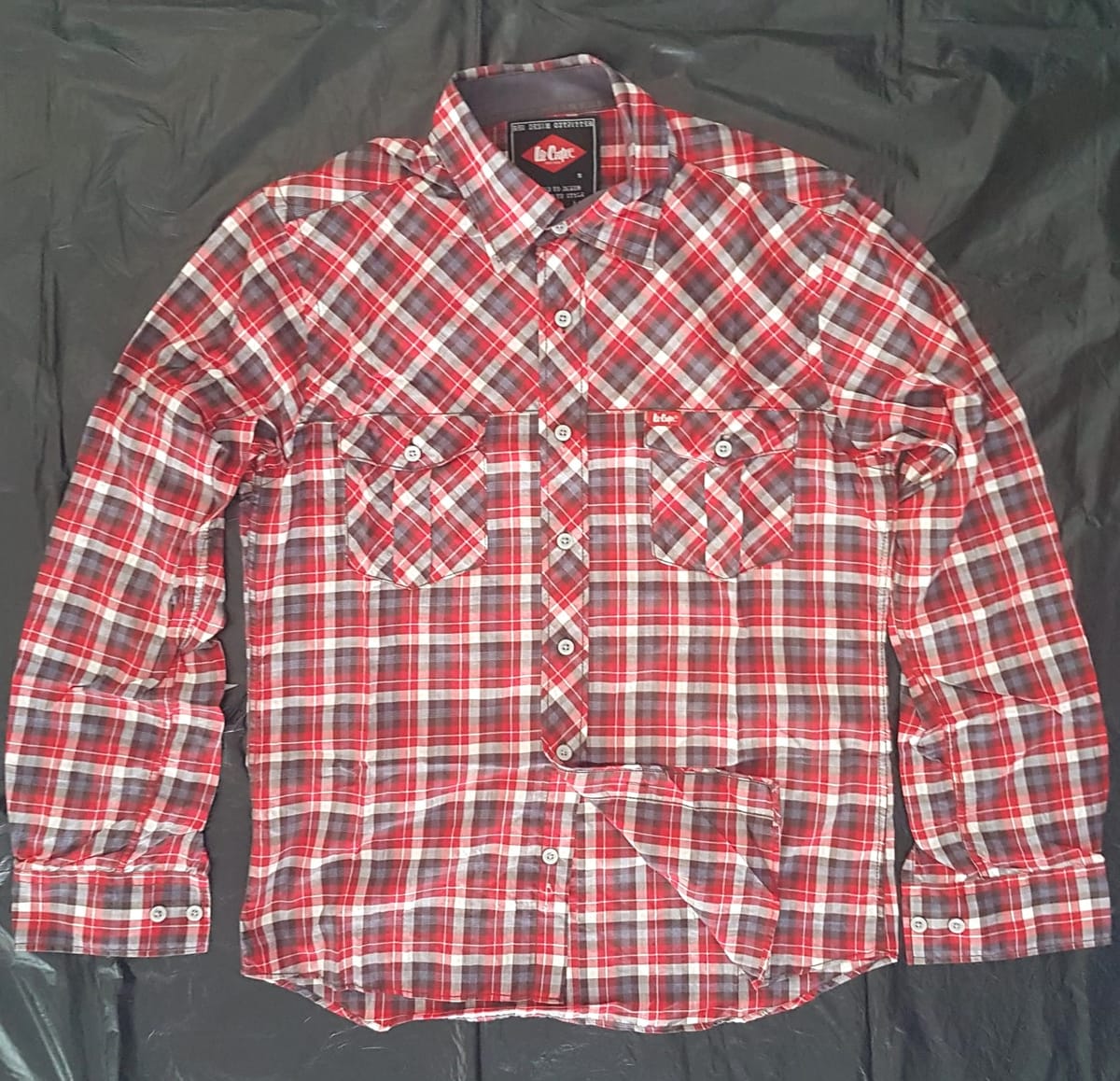 Lee Cooper Retro Lee Cooper Designer Plaid Shirt, Cool Cowboy Top, Cosmopolitan, American Classic, Western Fashion, Sleek Design, Red Tartan, Luxury Denim Outfitter, Urban Style, Timeless Appeal, Pop Culture, Sophistication, Streetwise, Cult Street Fashion - Photo 2