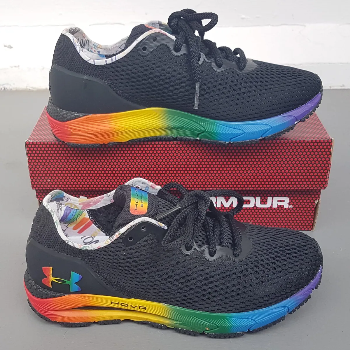 Under Armour Original UNDER ARMOUR Designer Sneakers, UA HOVR Sonic 4 Pride Shoes, US 6, UK 3.5, EUR 36.5, CM 23, Cosmopolitan, Black with Vibrant Rainbow Gradient Midsole, Pattern Inner Collar, Timeless Appeal, Urban Style, Pop Culture, Roadster, Cult Street Fashion - Photo 3