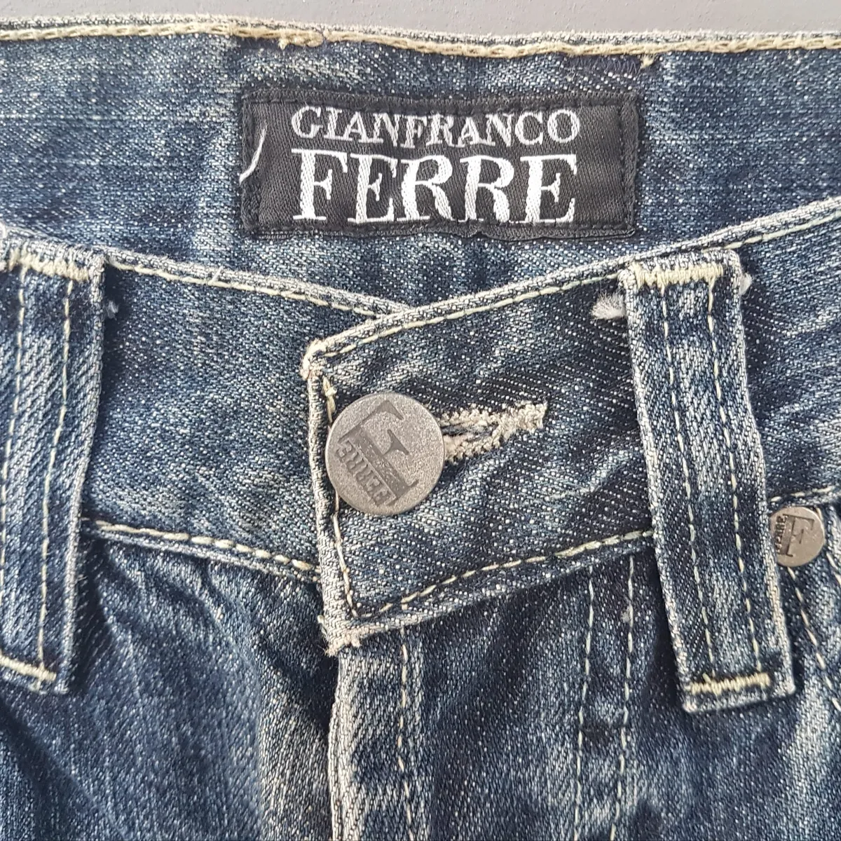 Gianfranco FERRE, ITALY Retro Gianfranco FERRE Denim Jeans, Size 31 Bootcut Jeans, Exquisite GF Patches, Cosmopolitan, Cool Flare Bottoms, ITALIAN Designer Wear, Sophistication, Nostalgic Appeal, Vintage Pants, Timeless Classic, Luxury Living, Pop Culture, Cult Street Fashion - Photo 7